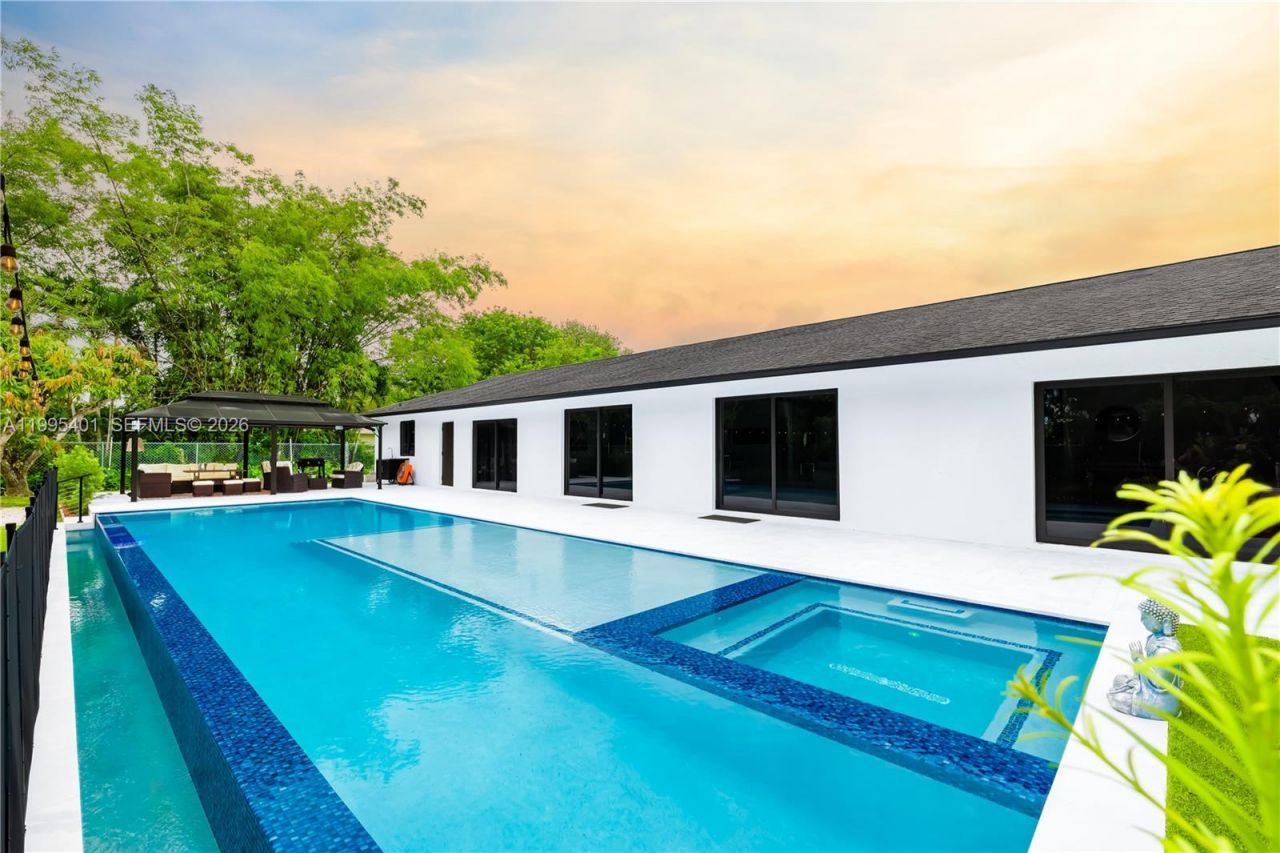 18840 SW 218th St, Miami, FL 33170 Photo