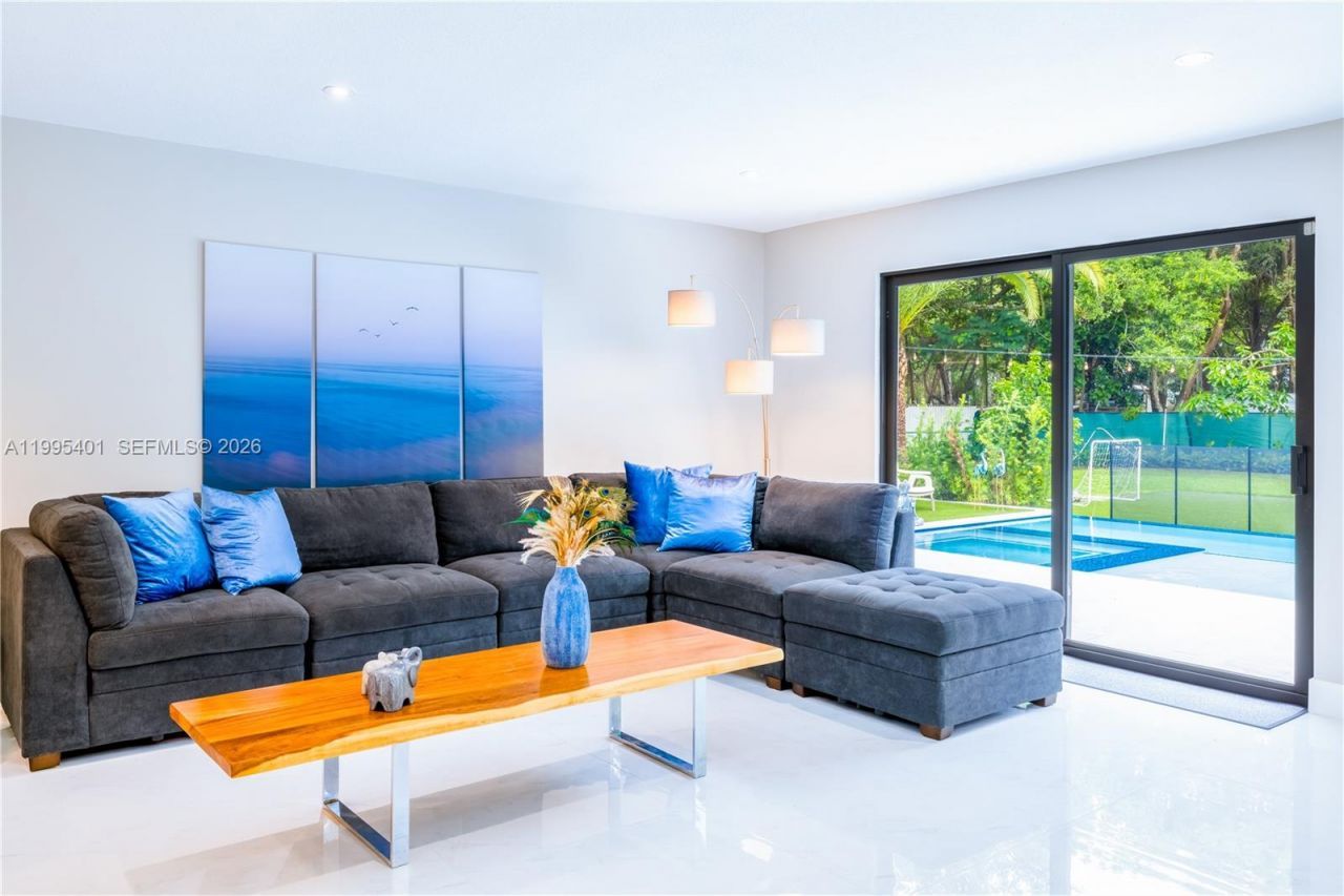 18840 SW 218th St, Miami, FL 33170 Photo