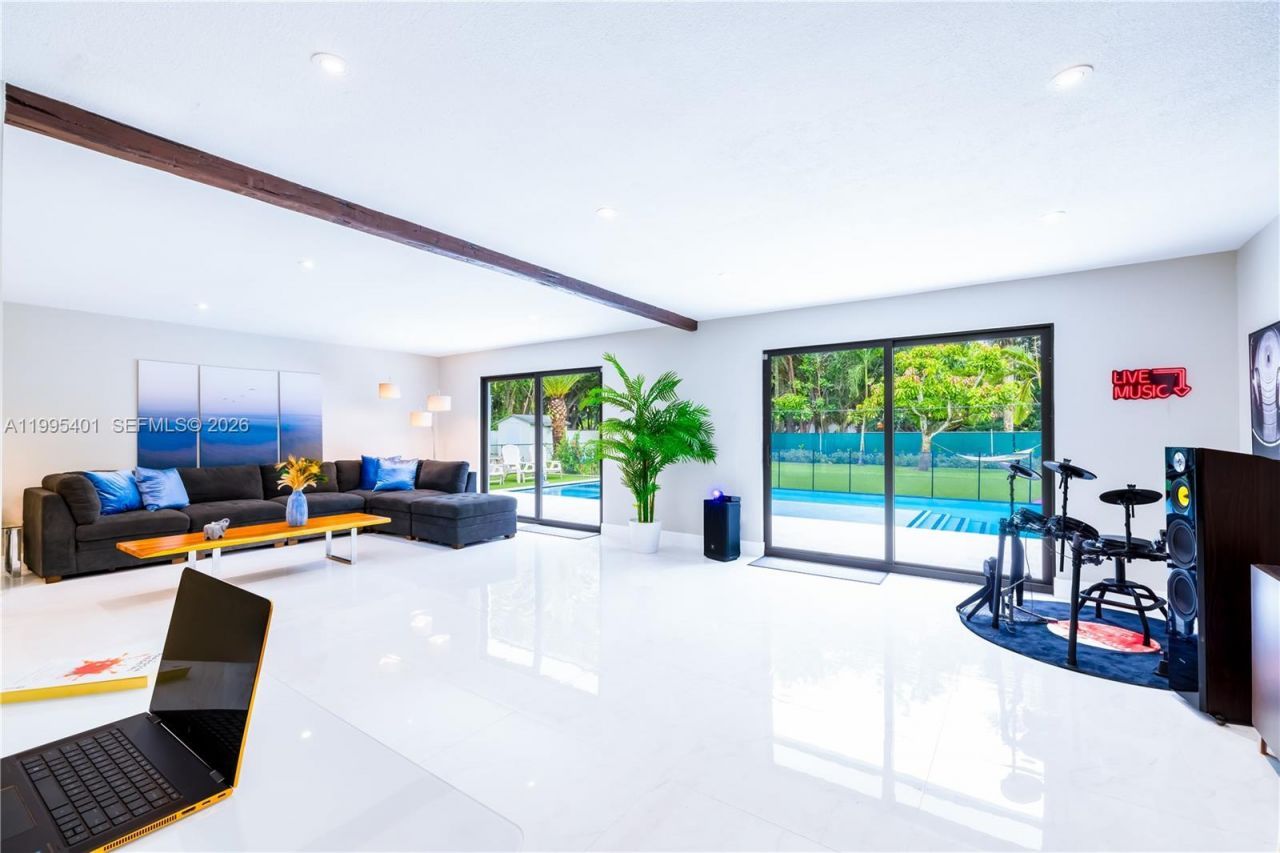 18840 SW 218th St, Miami, FL 33170 Photo