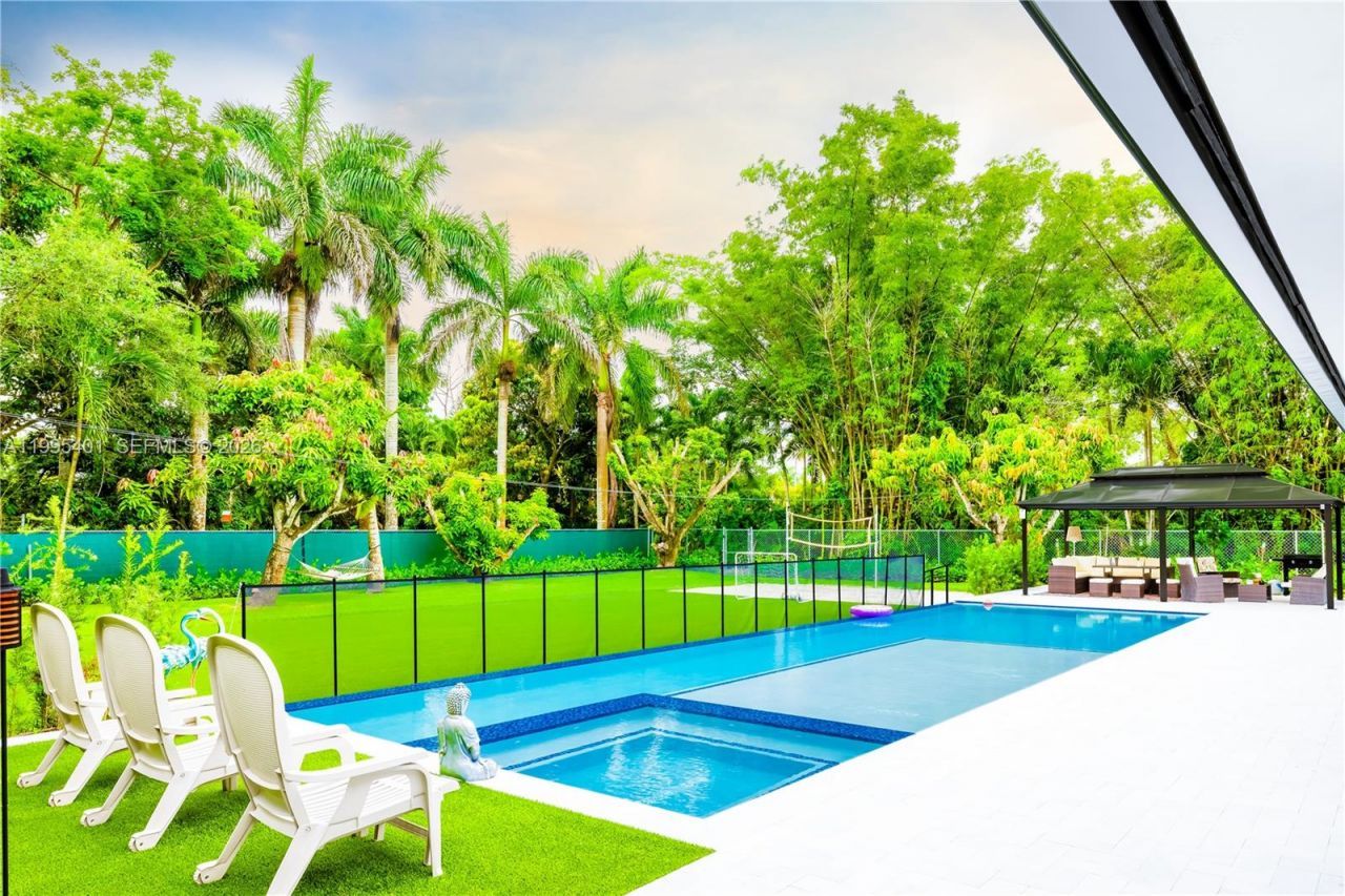 18840 SW 218th St, Miami, FL 33170 Photo