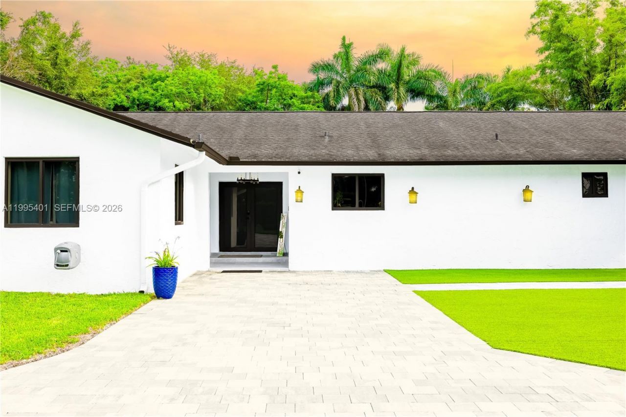 18840 SW 218th St, Miami, FL 33170 Photo