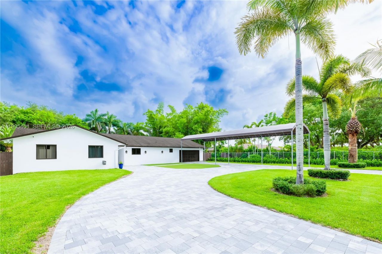 18840 SW 218th St, Miami, FL 33170 Photo