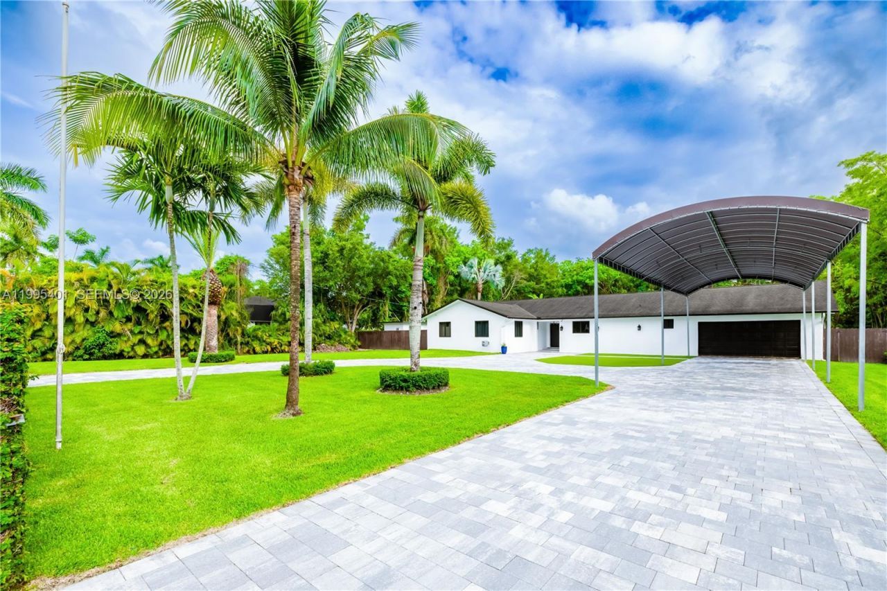 18840 SW 218th St, Miami, FL 33170 Photo