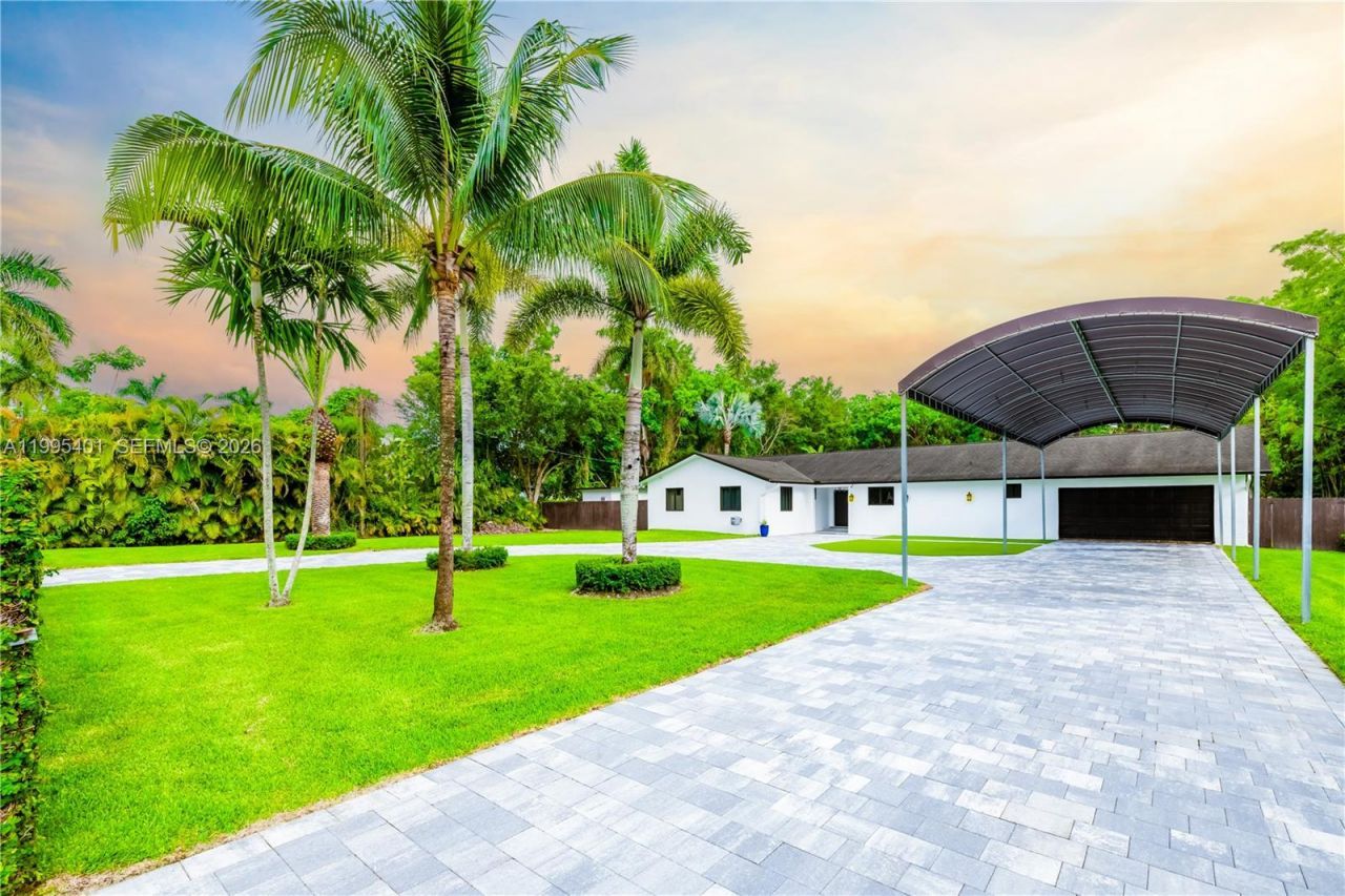 18840 SW 218th St, Miami, FL 33170 Photo