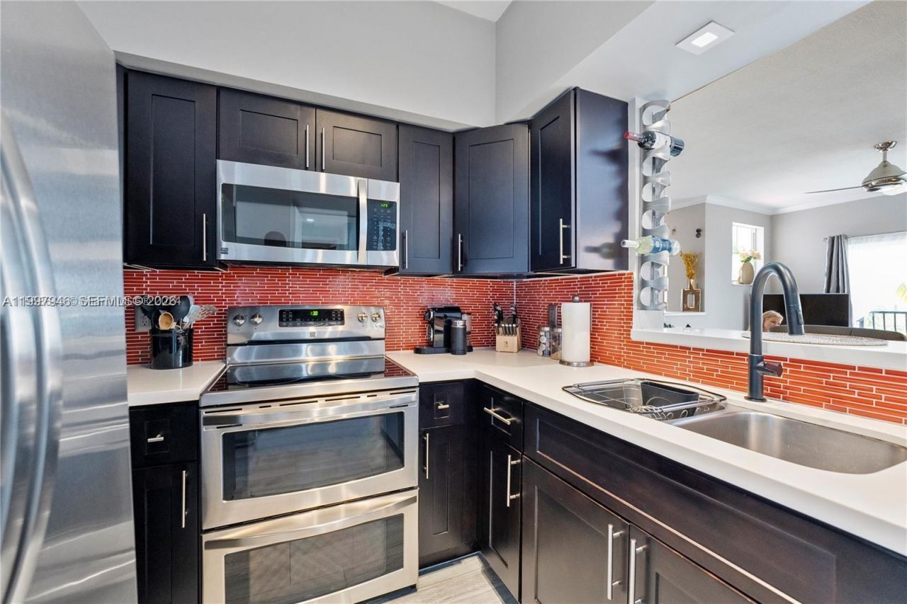 3155 NE 184th St, Unit 8302, Aventura, FL 33160 Photo