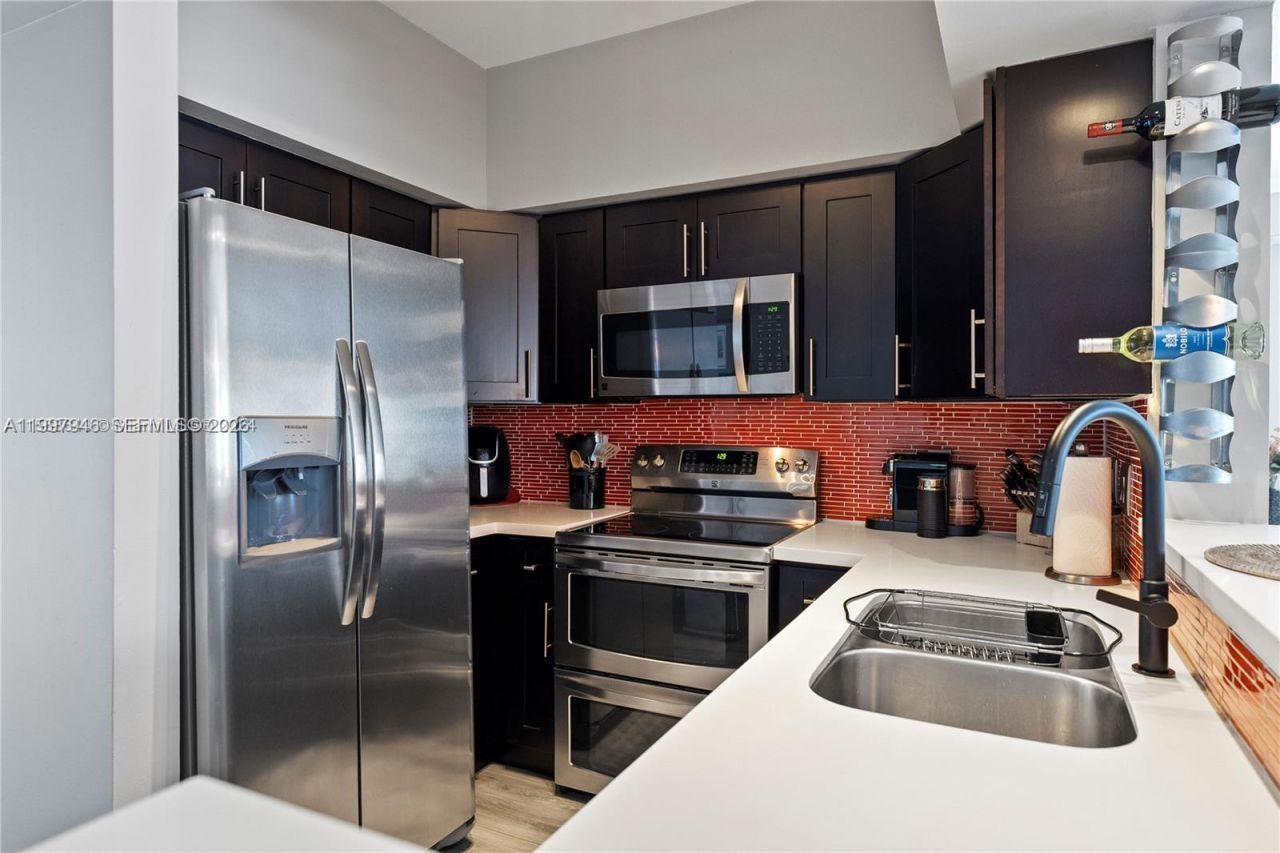 3155 NE 184th St, Unit 8302, Aventura, FL 33160 Photo