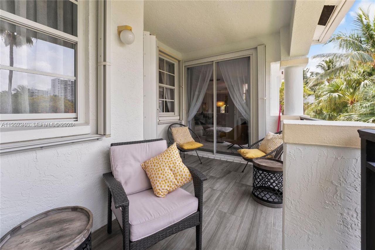 3155 NE 184th St, Unit 8302, Aventura, FL 33160 Photo