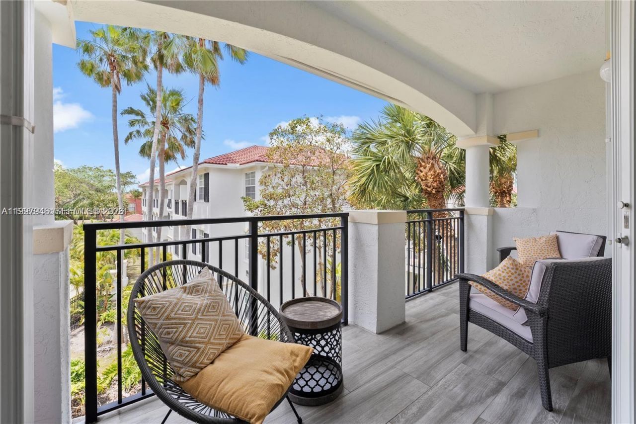 3155 NE 184th St, Unit 8302, Aventura, FL 33160 Photo