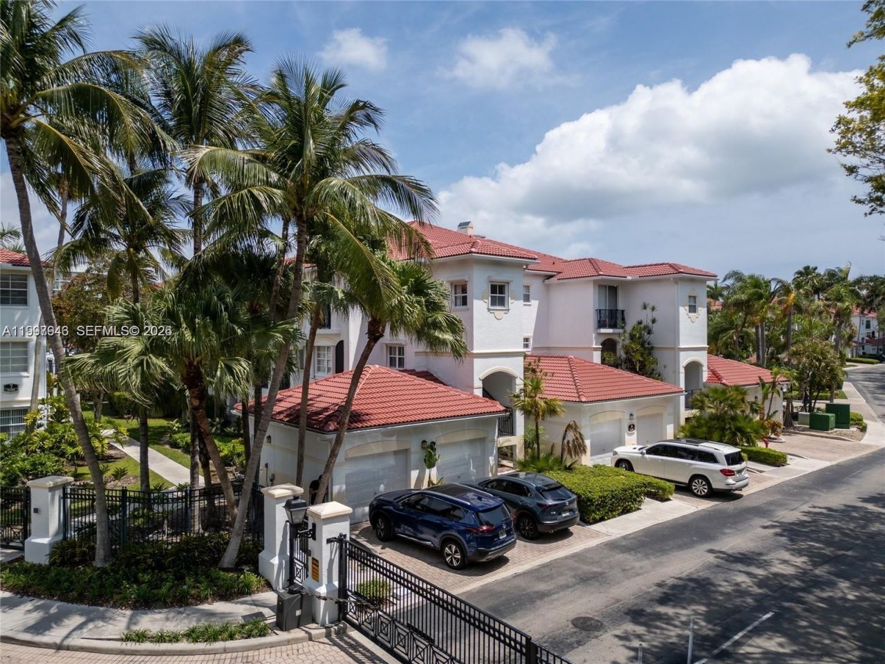 3155 NE 184th St, Unit 8302, Aventura, FL 33160 Photo