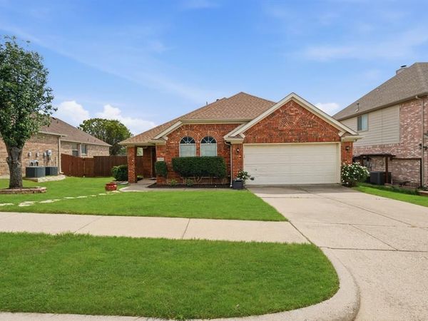 5504 Thornberry Drive, Fort Worth, TX 76137