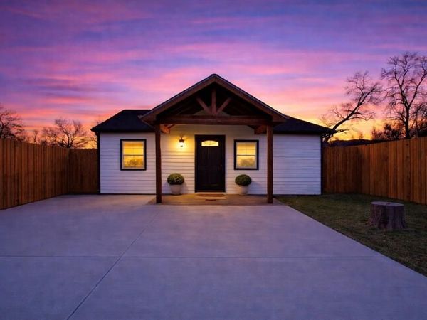 2837 May Street, Fort Worth, TX 76110
