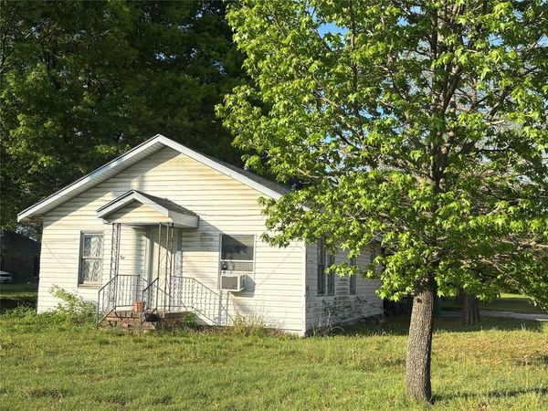 700 S Broad Street, Saint Jo, TX 76265