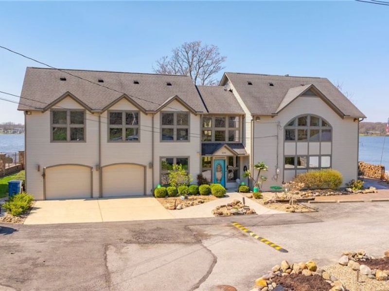 2154 River Road NE, Lake Milton, OH 44429 Photo 1