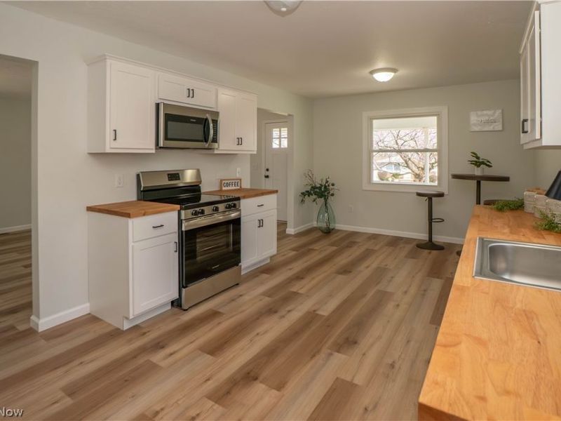 270 High Grove Boulevard, Akron, OH 44312 Photo 7