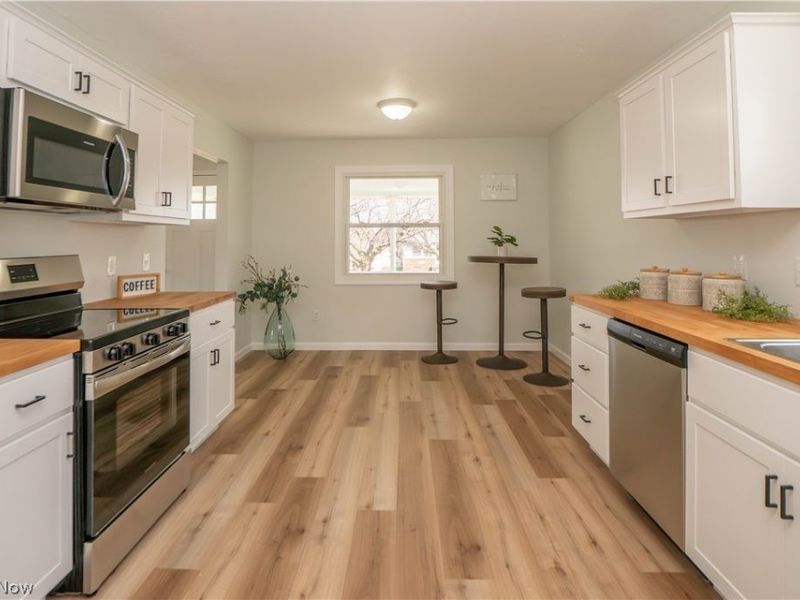 270 High Grove Boulevard, Akron, OH 44312 Photo 8