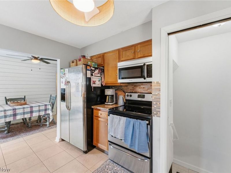 888 Orchard Avenue, Barberton, OH 44203 Photo 14