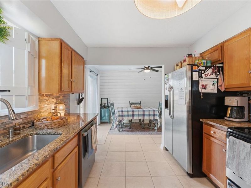 888 Orchard Avenue, Barberton, OH 44203 Photo 15