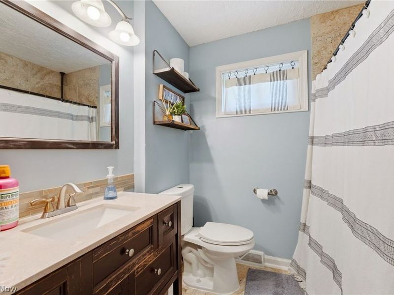 888 Orchard Avenue, Barberton, OH 44203 Photo 23