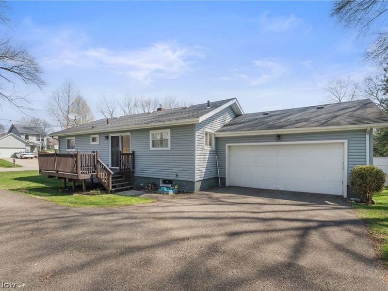 888 Orchard Avenue, Barberton, OH 44203 Photo 3