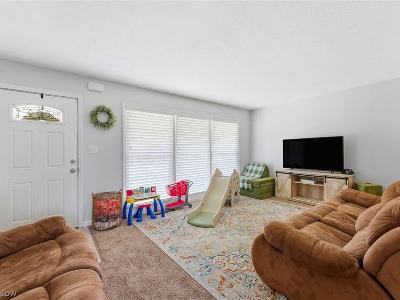 888 Orchard Avenue, Barberton, OH 44203 Photo 6