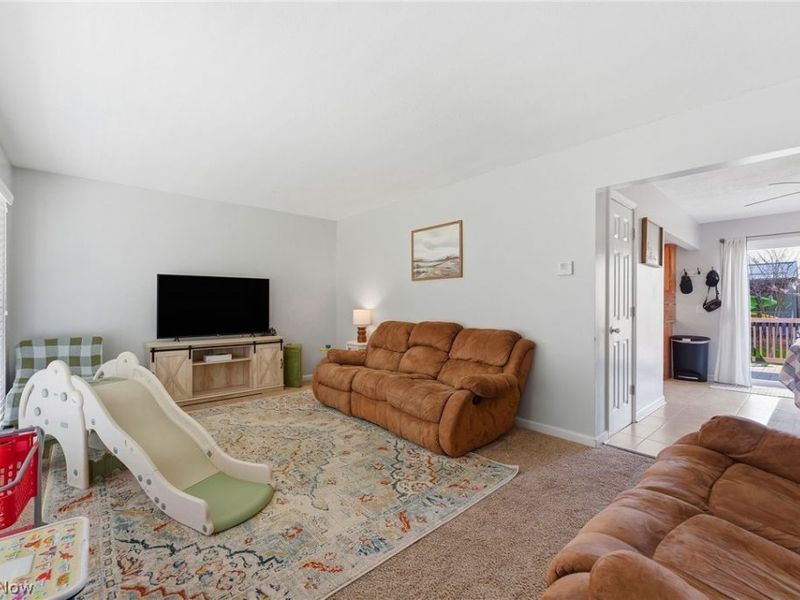 888 Orchard Avenue, Barberton, OH 44203 Photo 7