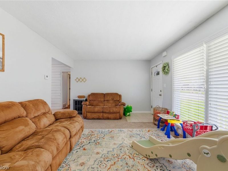 888 Orchard Avenue, Barberton, OH 44203 Photo 8