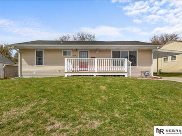 3210 S 40th Street , Omaha, NE 68105