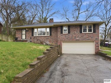 9213 Hickory Street, Omaha, NE 68124