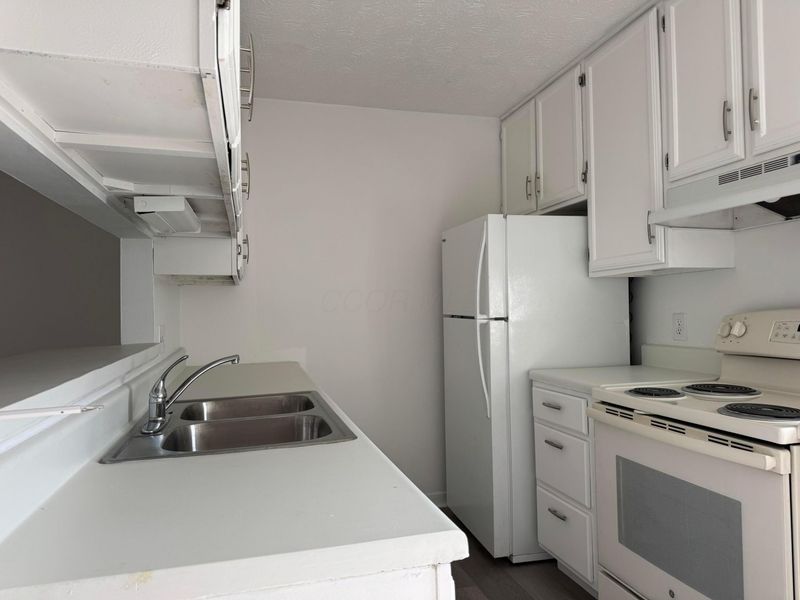 2951-2963 Southwest Boulevard, Grove City, OH 43123 Photo 5