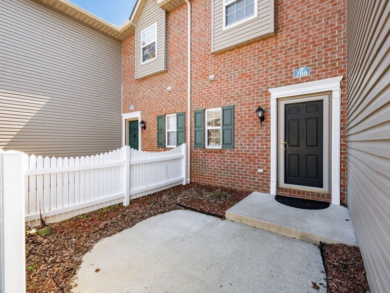 786 Spring Valley Drive, Lewis Center, OH 43035 Photo 1