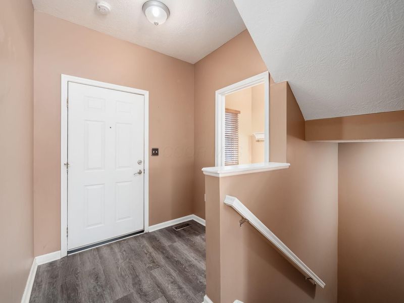 786 Spring Valley Drive, Lewis Center, OH 43035 Photo 5