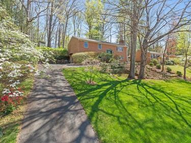 2228 BRANDYWINE DR, CHARLOTTESVILLE, VA 22901