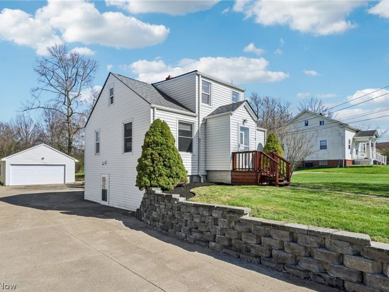 2825 Orchard Drive, Willoughby Hills, OH 44092 Photo 2