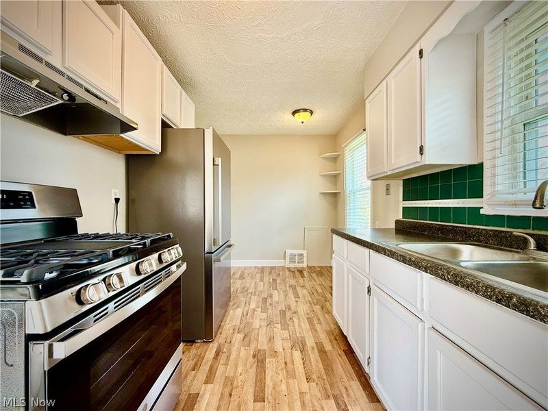 1331 Sunrise Drive, Akron, OH 44307 Photo 5