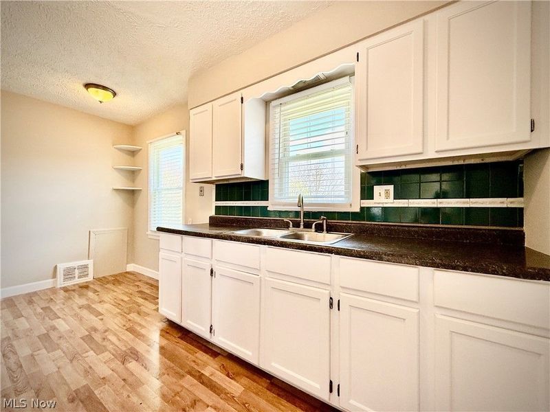 1331 Sunrise Drive, Akron, OH 44307 Photo 6