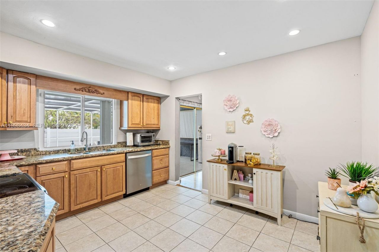 5214 W Park Rd, Hollywood, FL 33021 Photo