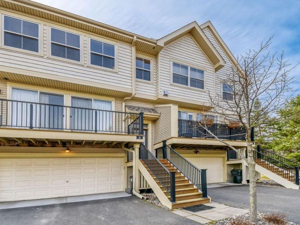 4615 Victor Path, Unit 6, Hugo, MN 55038