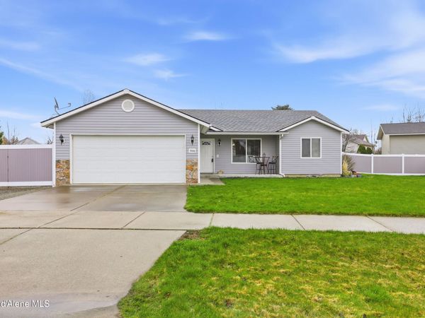 9286 N Great Hall DR, Hayden, ID 83835