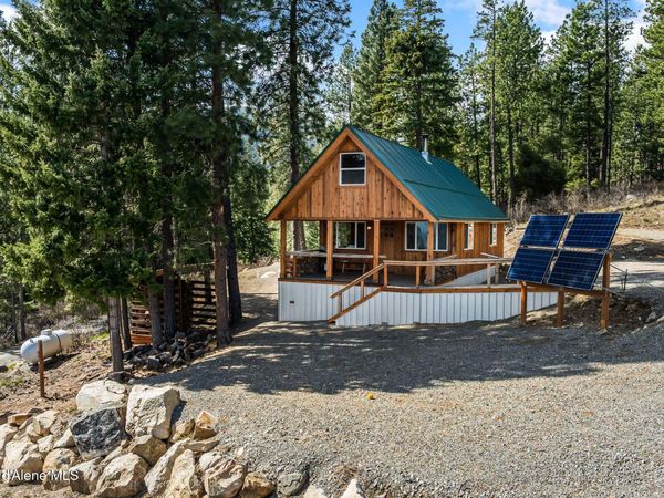 595 Snowcat LN , Bonners Ferry, ID 83805