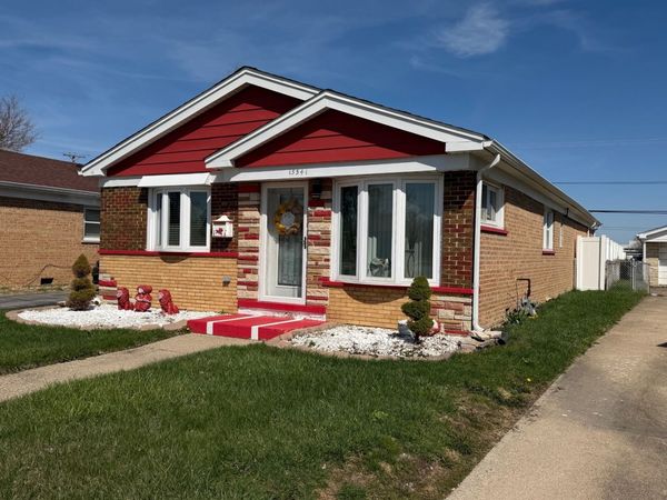 15541 6th Avenue, Phoenix, IL 60426