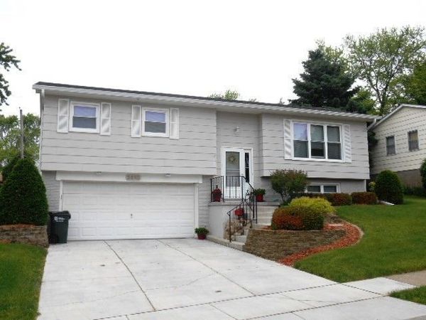 2610 N Dittmer Street , Davenport, IA 52804