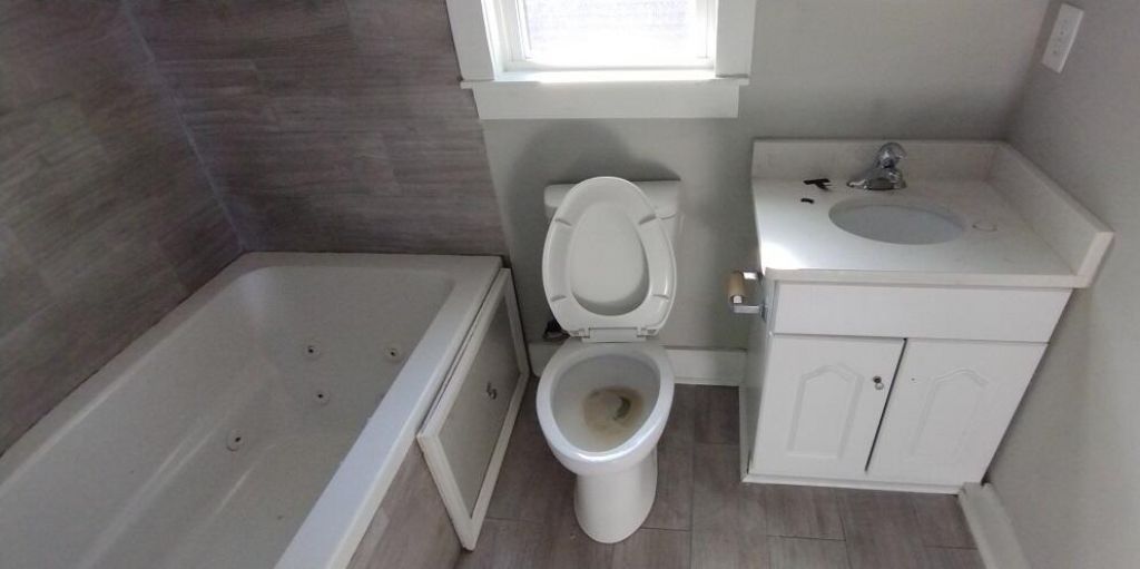 2749 E Surrey Drive Photo 10