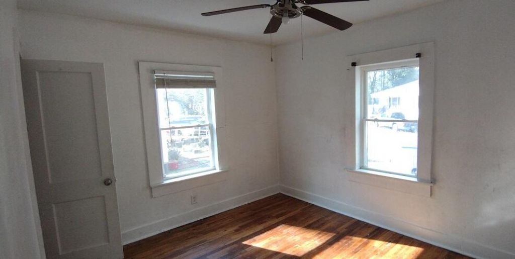 2749 E Surrey Drive Photo 5