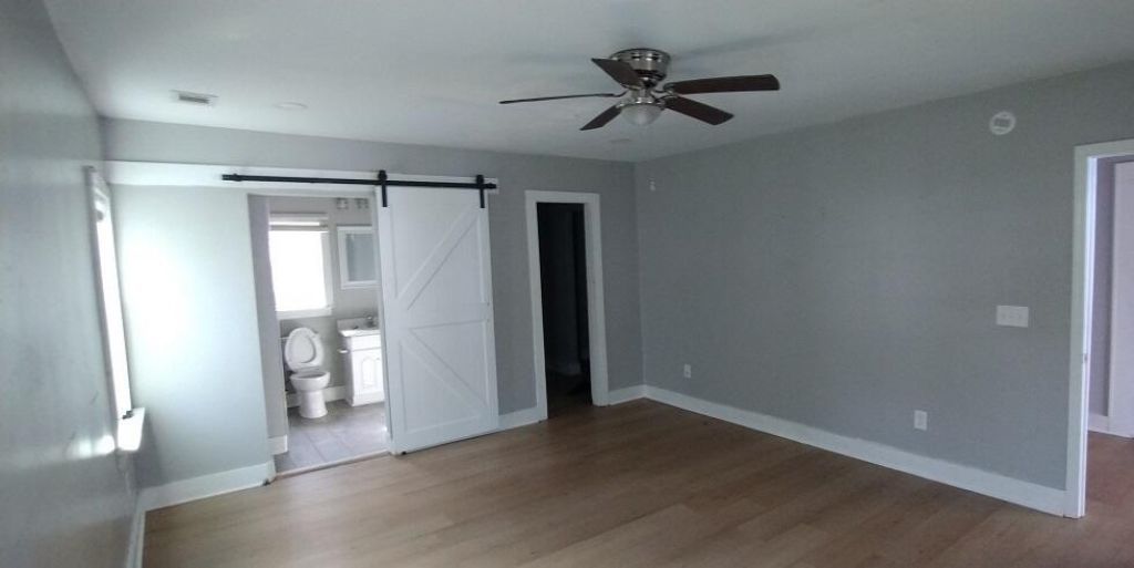 2749 E Surrey Drive Photo 6