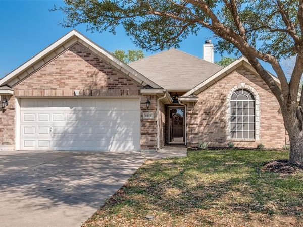 8233 Edgepoint Trail, Fort Worth, TX 76053
