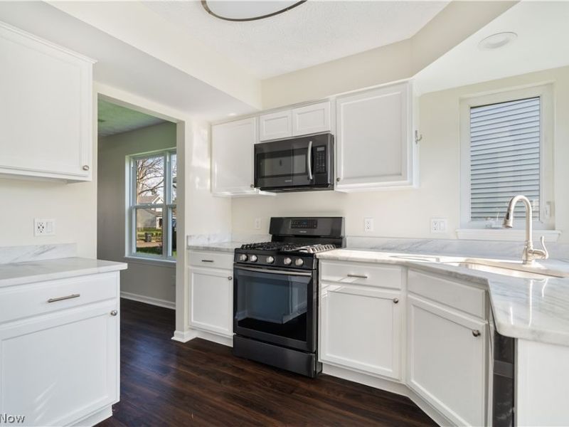 2165 Stonehenge Circle, Akron, OH 44319 Photo 12