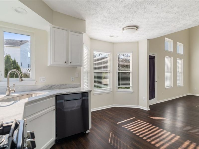 2165 Stonehenge Circle, Akron, OH 44319 Photo 9