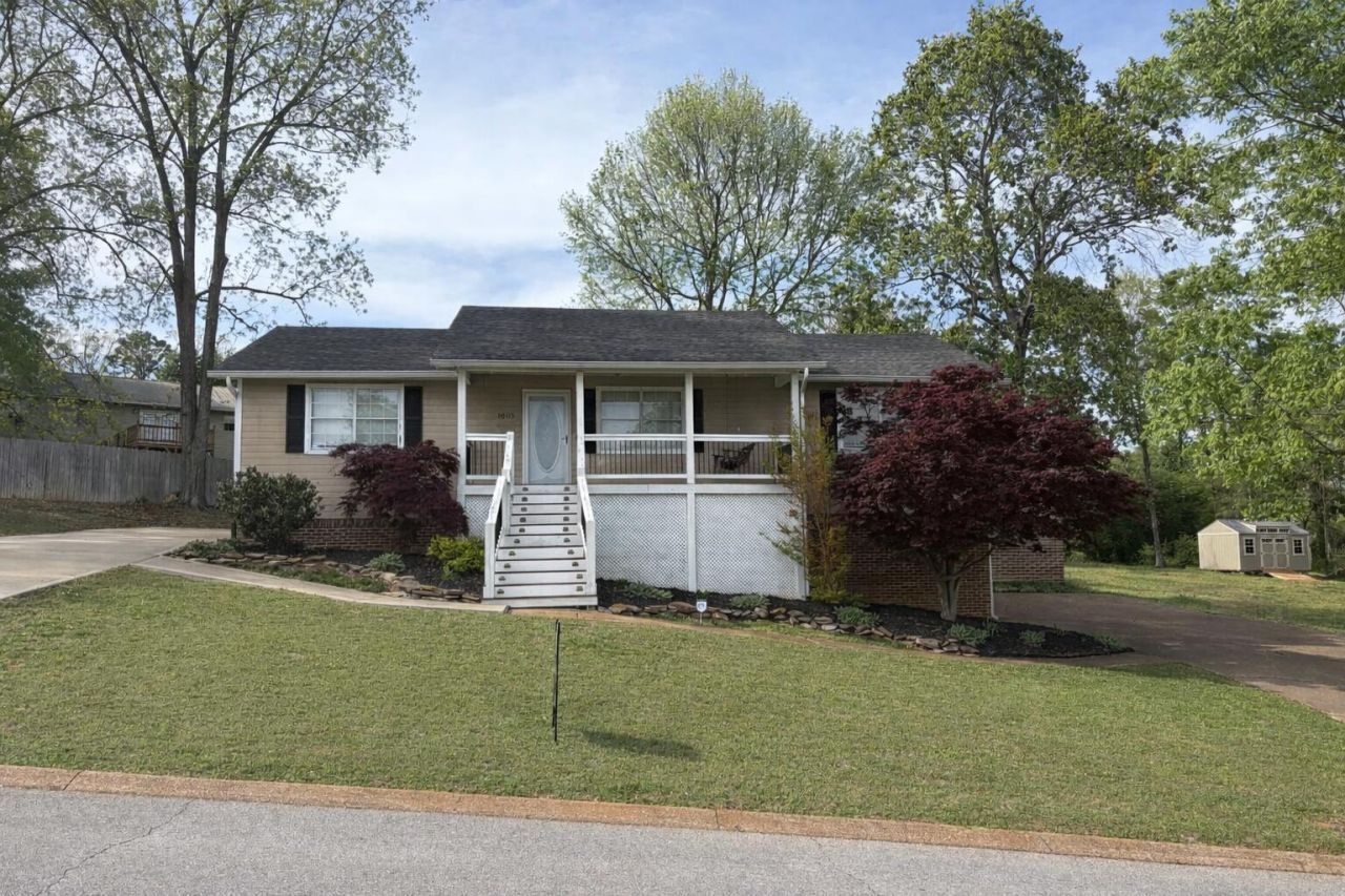 10115 Bear Trail Drive, Soddy Daisy, TN 37379 Main Photo