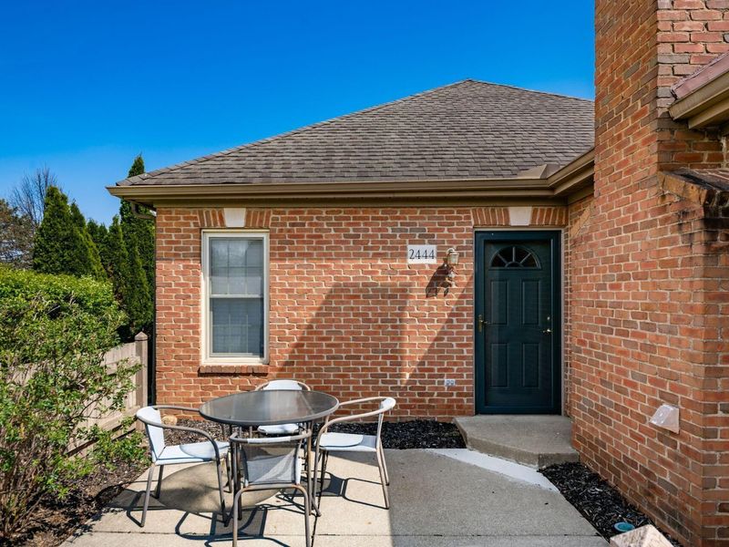 2444 Hooverside Lane, Grove City, OH 43123 Photo 4