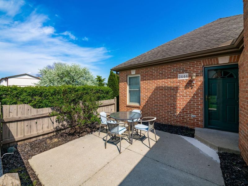 2444 Hooverside Lane, Grove City, OH 43123 Photo 6